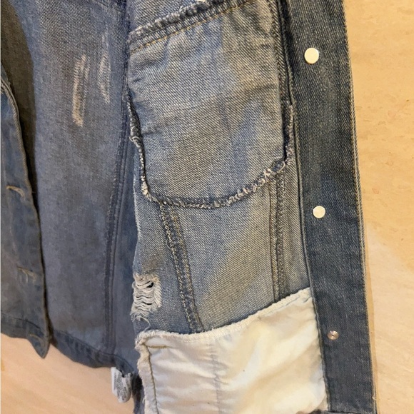 Ci Sono Distressed Jean Denim Jacket. - Picture 12 of 16